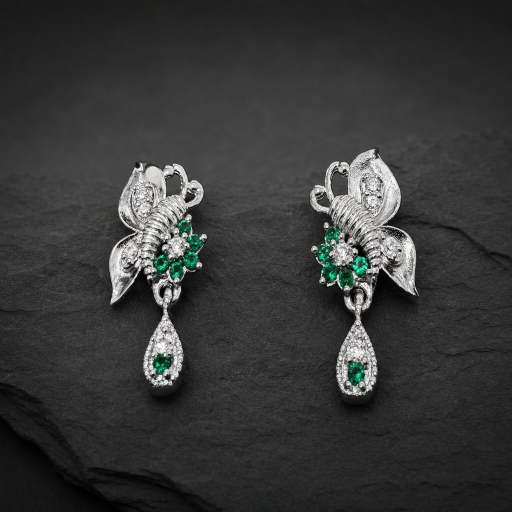 20820277 Silver Royal Studs - Image 1