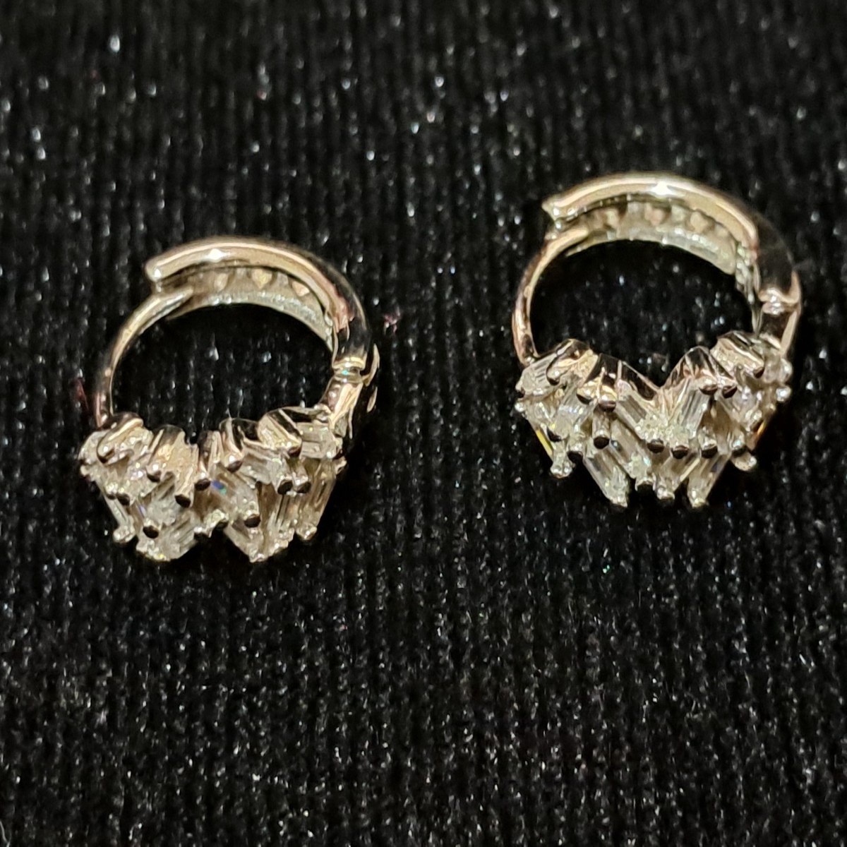 20820286 Classic Silver Ear Ring - Image 1