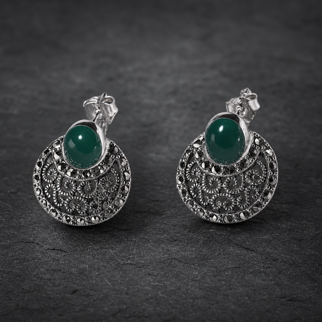 233001 Green stone - Elegant Silver Studs - Image 1