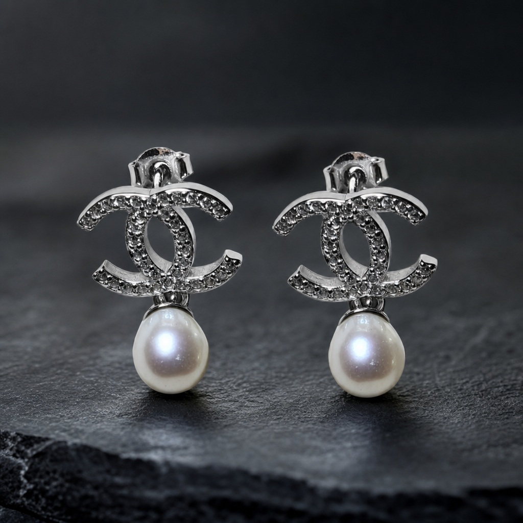 233002 Silver Stud with Pearl - Image 1