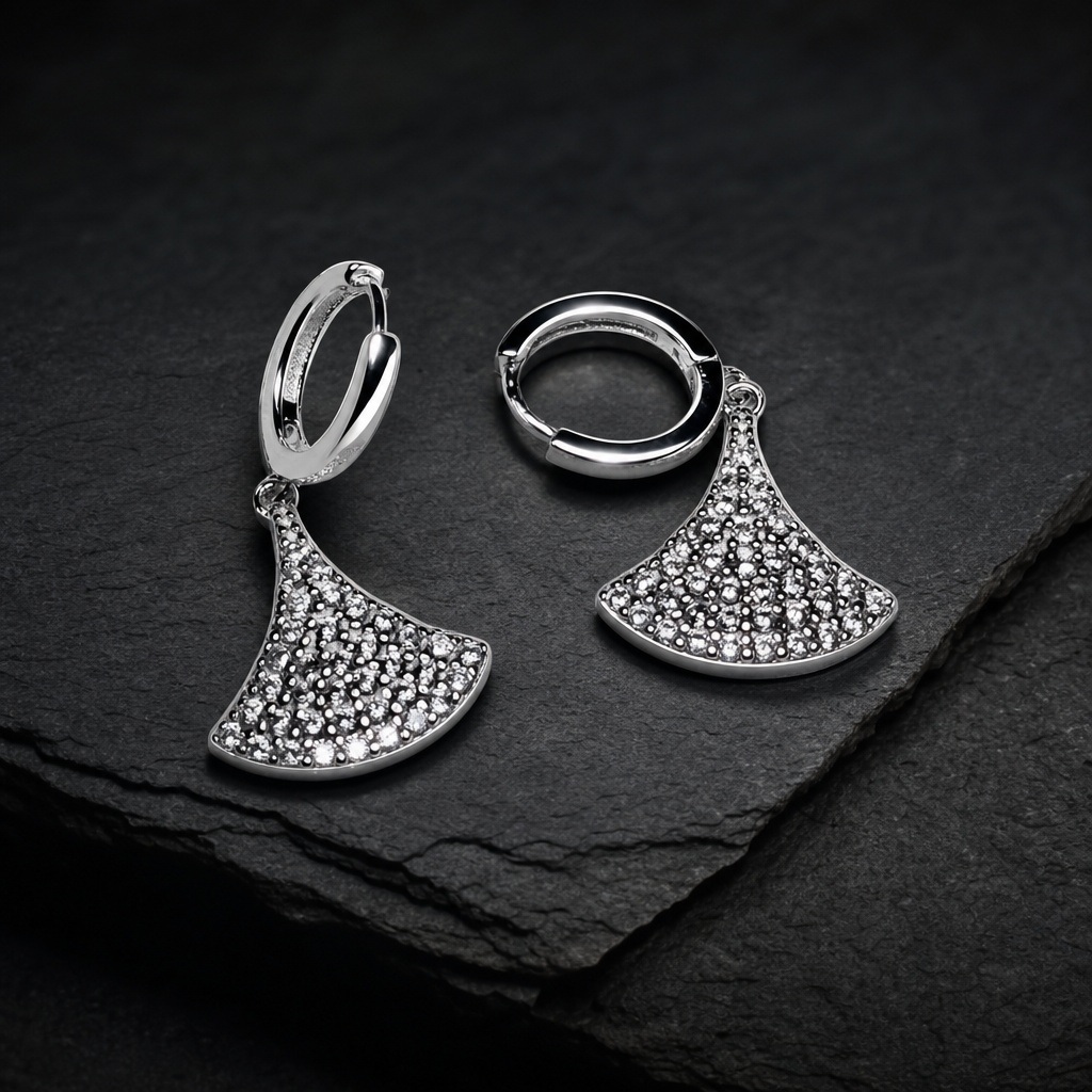 233005 Silver Stud with passion - Image 1