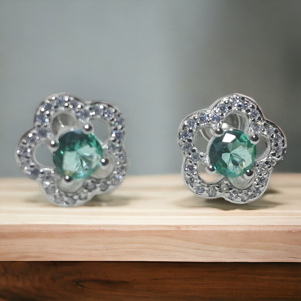 233015 silver stud with stone - Image 1