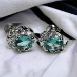 Green stone -Silver stud