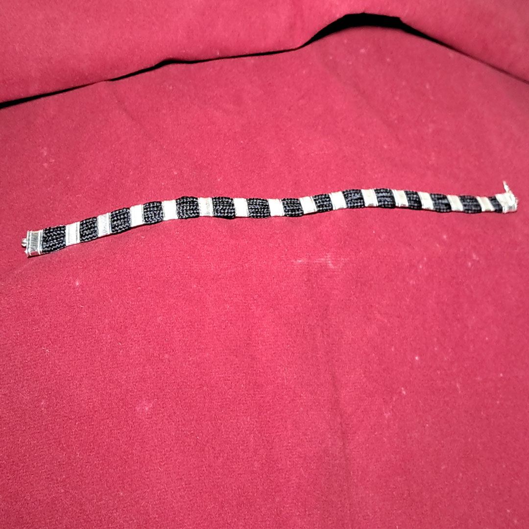F240230 Silver Thread Band - Image 1