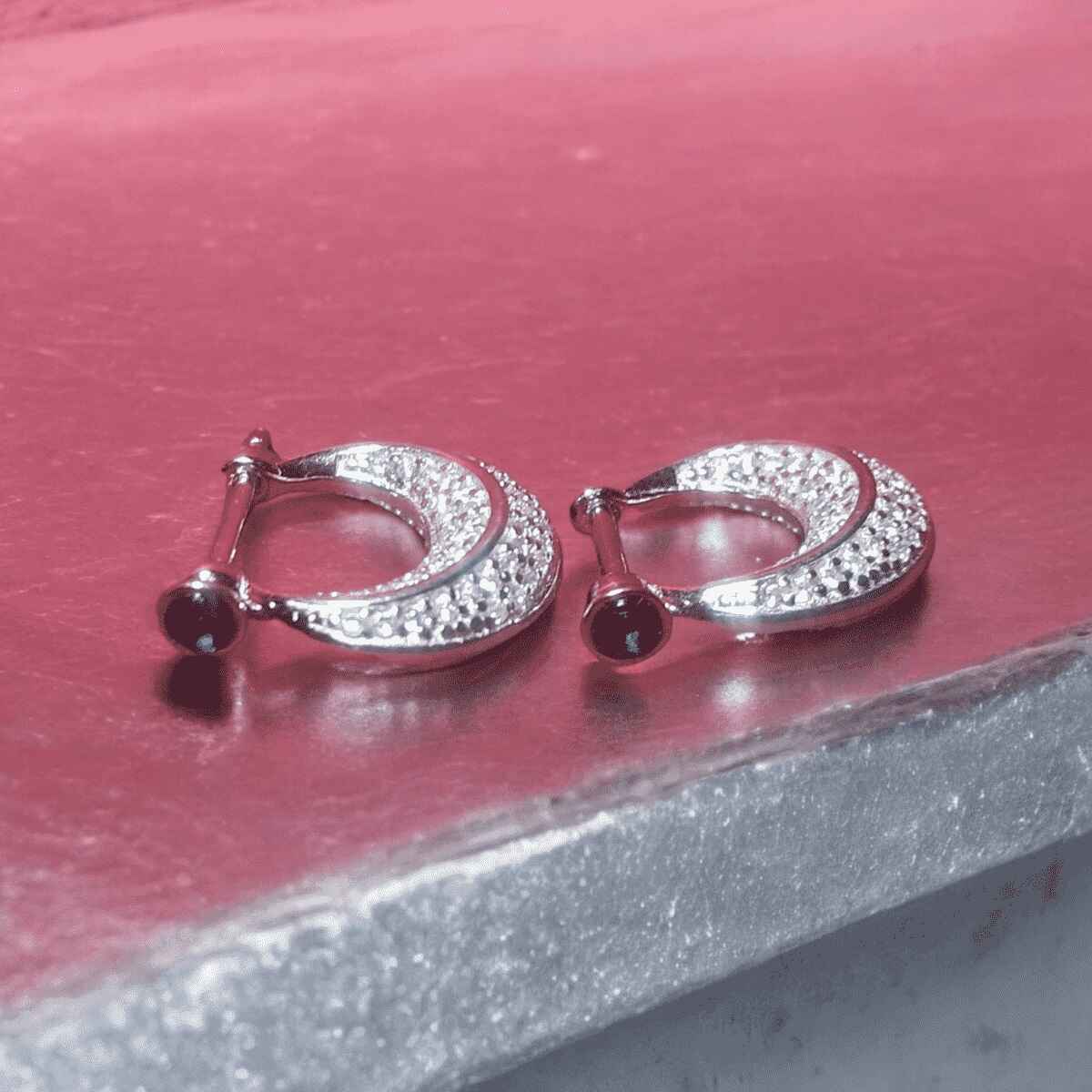 J24072114 Classic Silver Ear Ring - Image 1