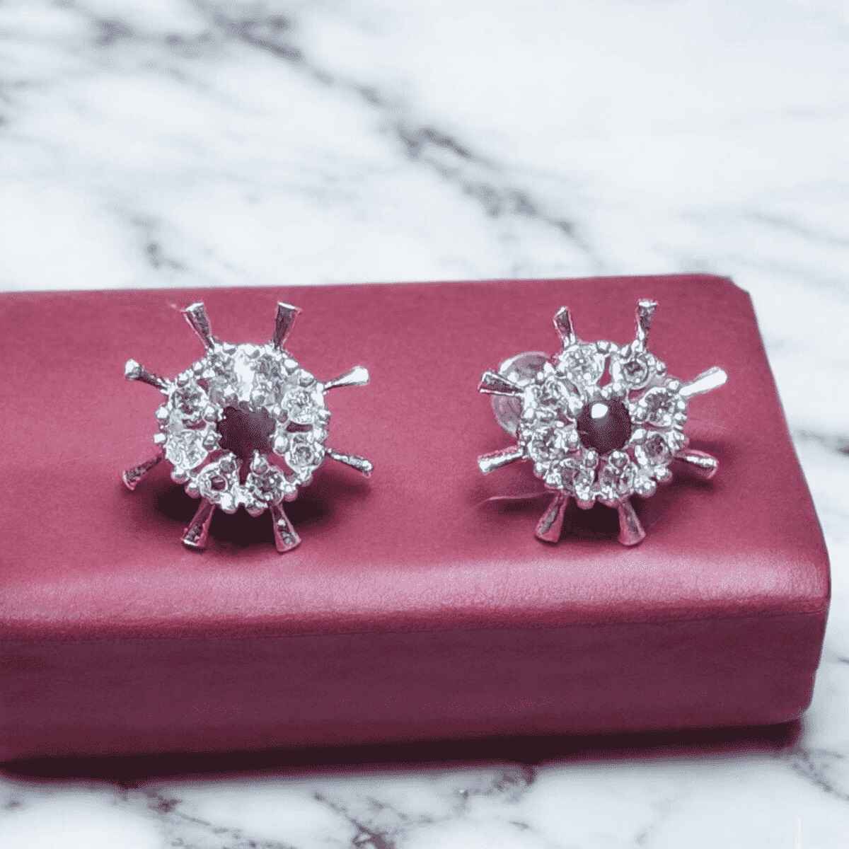 J24072130 Silver Stud - Image 1